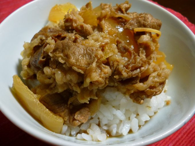 すき家の「牛丼の具 お茶わんサイズ」を食べてみた感想