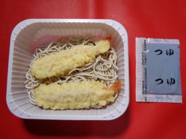 テーブルマークの 蕎麦打ち職人 海老天そば２尾入 を食べた感想 おすすめ冷凍食品情報サイト